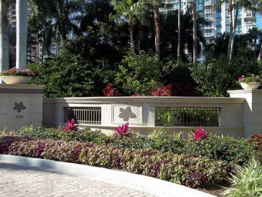 Luxurious Grounds Luxurious Grounds